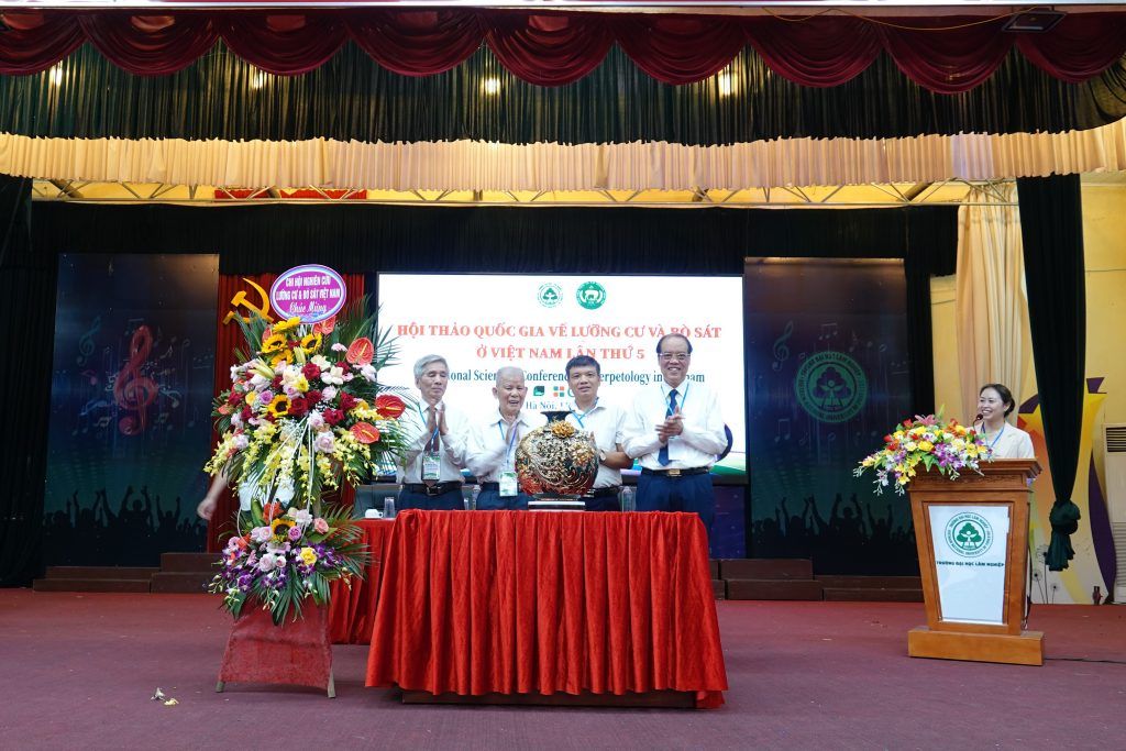 {:en}The 5th National Conference Of Herpetology in Vietnam{:}{:vi}Hội Thảo Lưỡng Cư Bò Sát Lần Thứ 5 Tại Việt Nam {:}